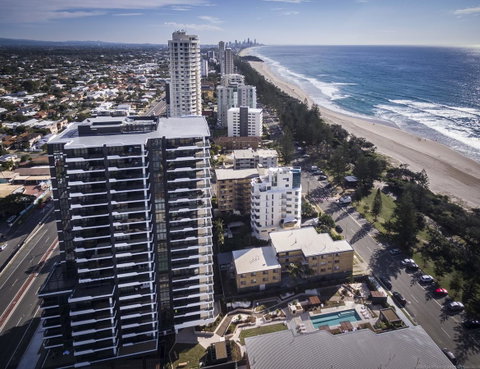 Boardwalk Burleigh Beach - Official - Accommodation in Brisbane 41