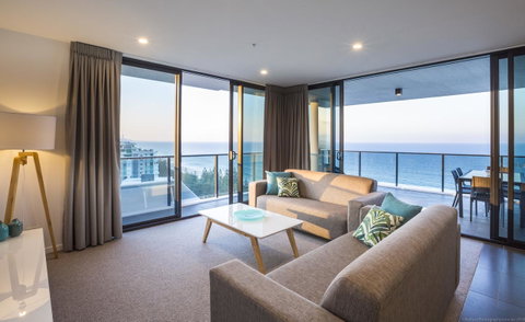 Boardwalk Burleigh Beach - Official - Accommodation in Brisbane 6