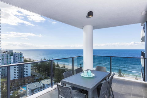Boardwalk Burleigh Beach - Official - Accommodation in Brisbane 22