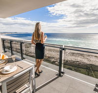 Iconic Kirra Beach Resort - Accommodation in Brisbane