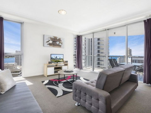 Beach Stay - Ocean & Riverview Resort Chevron Renaissance Central Surfers Paradise - Accommodation in Brisbane 3