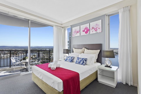 Beach Stay - Ocean & Riverview Resort Chevron Renaissance Central Surfers Paradise - Accommodation in Brisbane 8
