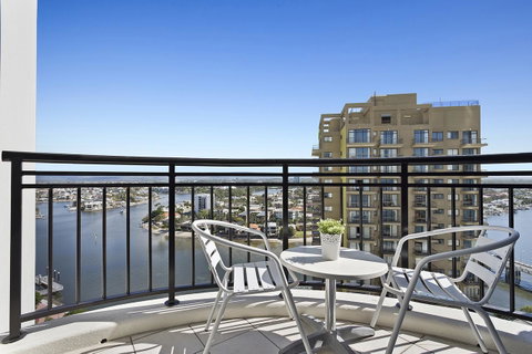 Beach Stay - Ocean & Riverview Resort Chevron Renaissance Central Surfers Paradise - Accommodation in Brisbane 13