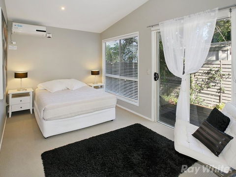 Beach House On Tradewinds Avenue - Accommodation in Brisbane 7