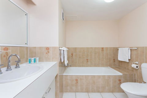 Capricornia Apartments - Accommodation in Brisbane 10
