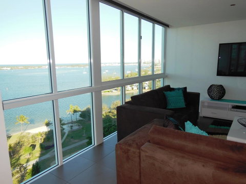 Crystal Bay On The Broadwater - Accommodation in Brisbane 32