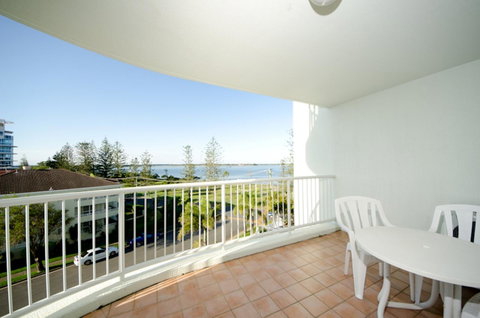 Crystal Bay On The Broadwater - Accommodation in Brisbane 34