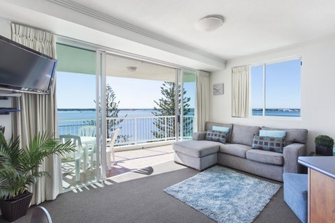 Crystal Bay On The Broadwater - Accommodation in Brisbane 17