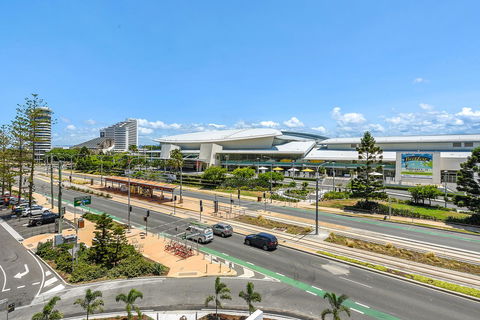 Qube Broadbeach Ocean View Apartments - Accommodation in Brisbane 2