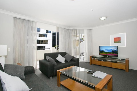 Towers Of Chevron - Private Apartment - Accommodation in Brisbane 2