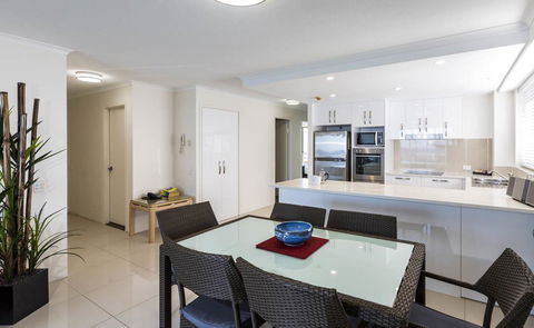 South Pacific Plaza - Official - Accommodation in Brisbane 2