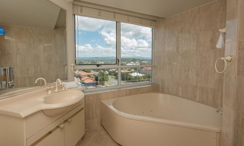 2nd Avenue Beachside Apartments - Accommodation in Brisbane 8
