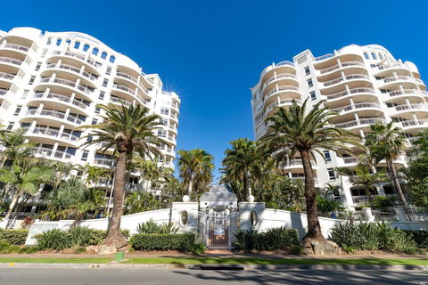 ULTIQA Burleigh Mediterranean Resort - Accommodation in Brisbane 13