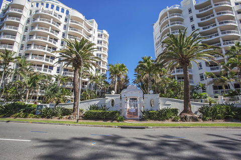 ULTIQA Burleigh Mediterranean Resort - Accommodation in Brisbane 19