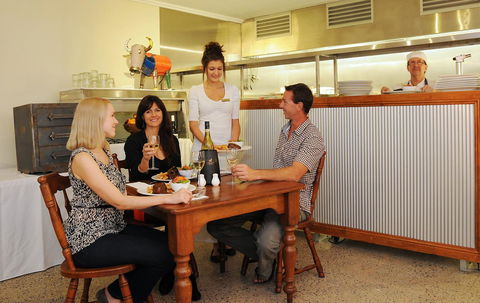 Cairns Queenslander Hotel & Apartments - Accommodation in Brisbane 11