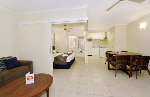 Cairns Queenslander Hotel & Apartments - Accommodation in Brisbane 10