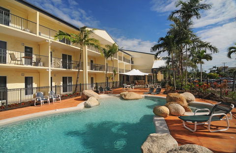Cairns Queenslander Hotel & Apartments - Accommodation in Brisbane 2
