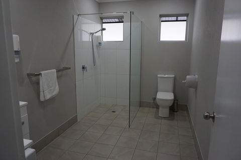 YAL Cairns - A Motel That Makes A Difference - Accommodation in Brisbane 2
