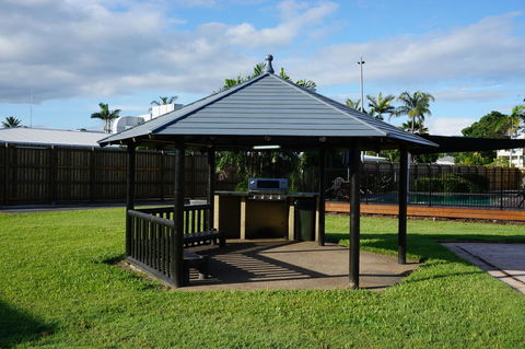YAL Cairns - A Motel That Makes A Difference - Accommodation in Brisbane 7