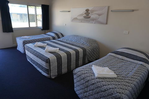 YAL Cairns - A Motel That Makes A Difference - Accommodation in Brisbane 1