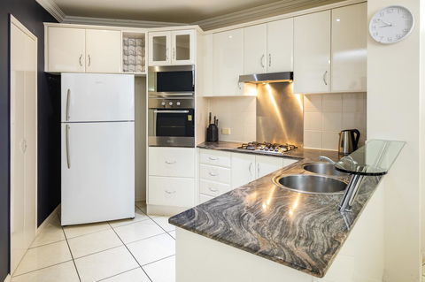 Jack And Newell Holiday Apartments - Accommodation in Brisbane 30