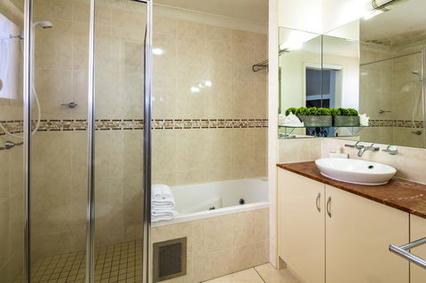 Jack And Newell Holiday Apartments - Accommodation in Brisbane 37