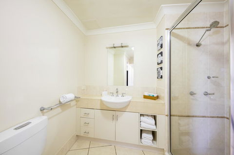 Jack And Newell Holiday Apartments - Accommodation in Brisbane 40