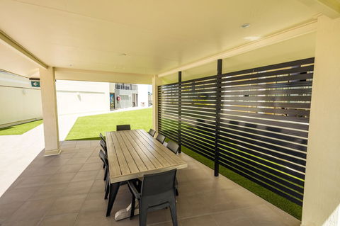 Jack And Newell Holiday Apartments - Accommodation in Brisbane 6
