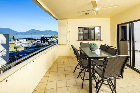 Jack And Newell Holiday Apartments - Accommodation in Brisbane 20