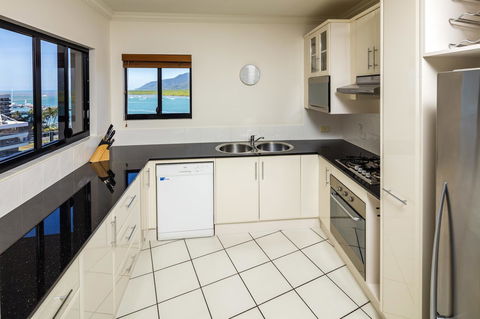 Jack And Newell Holiday Apartments - Accommodation in Brisbane 34