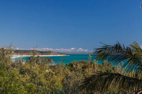 Cylinder Beach Mooloomba Unit 3 - Accommodation in Brisbane 1