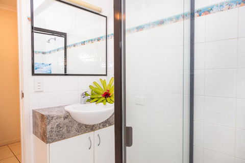 Cylinder Beach Mooloomba Unit 3 - Accommodation in Brisbane 11