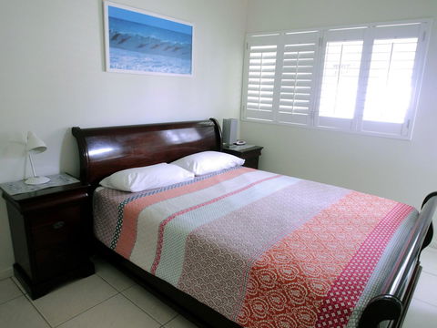 Cylinder Beach Mooloomba Unit 3 - Accommodation in Brisbane 7
