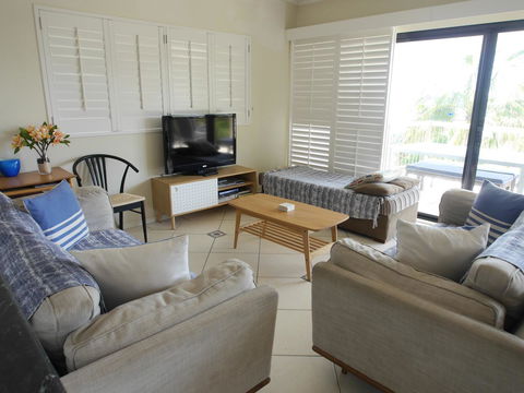 Cylinder Beach Mooloomba Unit 3 - Accommodation in Brisbane 5