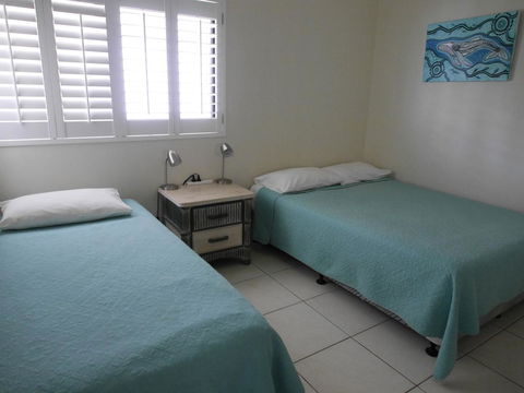 Cylinder Beach Mooloomba Unit 3 - Accommodation in Brisbane 9