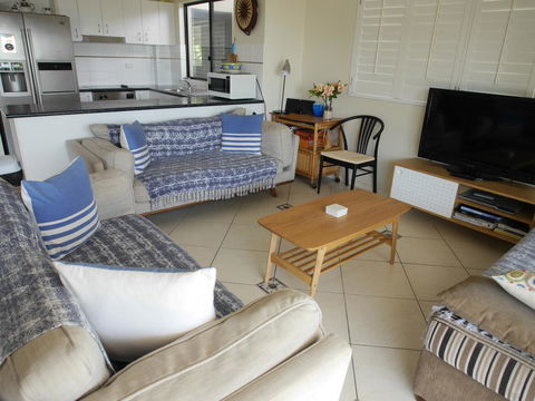 Cylinder Beach Mooloomba Unit 3 - Accommodation in Brisbane 4