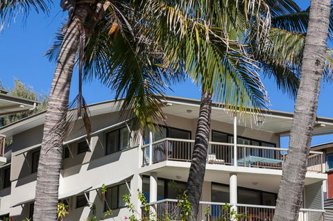 Cylinder Beach Mooloomba Unit 3 - Accommodation in Brisbane 14