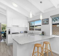 Beautiful Home- Walk to Beach-Short drive to Noosa - Accommodation in Brisbane