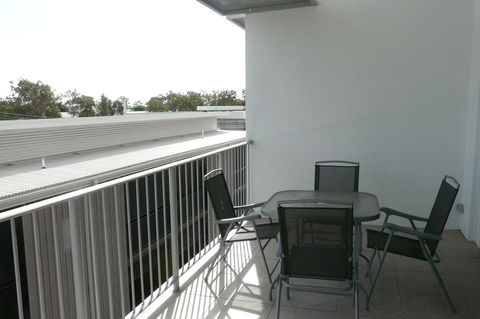 Monterey Apartments Moranbah - Accommodation in Brisbane 2