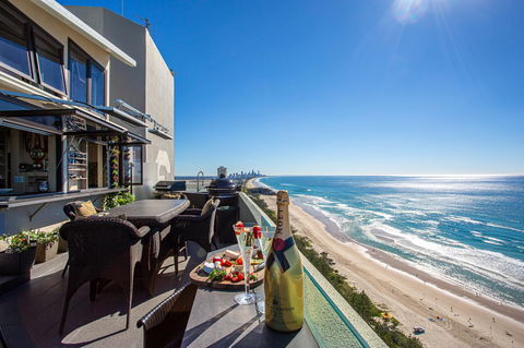 Burleigh Esplanade Apartments - Accommodation in Brisbane 10