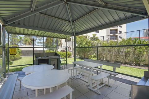 Burleigh Esplanade Apartments - Accommodation in Brisbane 24
