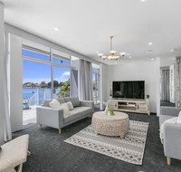 Havana Blue - Large 4 Bedroom Family Home - Accommodation in Brisbane