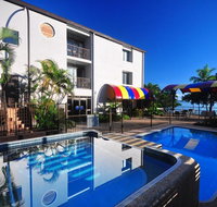 Waters Edge The Strand - Accommodation in Brisbane