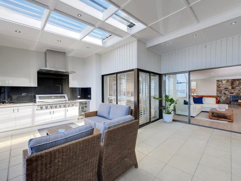 Whispering Sands', 10 Sandy Point Road - Luxury Waterfront Home With Aircon, WIFI & Foxtel - Accommodation in Brisbane 0