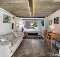 White Beach Studio - 42a Ash Street - Accommodation in Brisbane