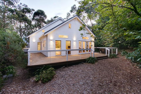 White Cottage - Accommodation in Brisbane 0