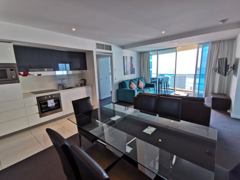 Widest Ocean View And Balcony Luxury Apt - Accommodation in Brisbane 1
