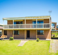 Williams Wonder - Large Beach House - Accommodation in Brisbane