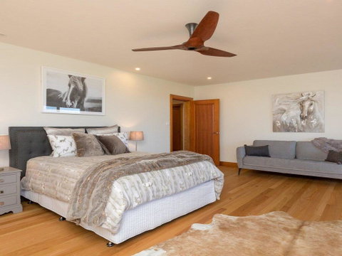 Willowview - Coastal Retreat, Stunning Views - Accommodation in Brisbane 3