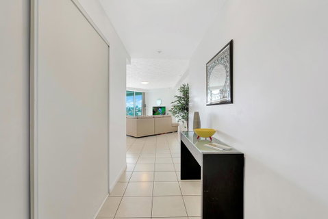 Wings Luxury Apartment Pink Poodle - Accommodation in Brisbane 0